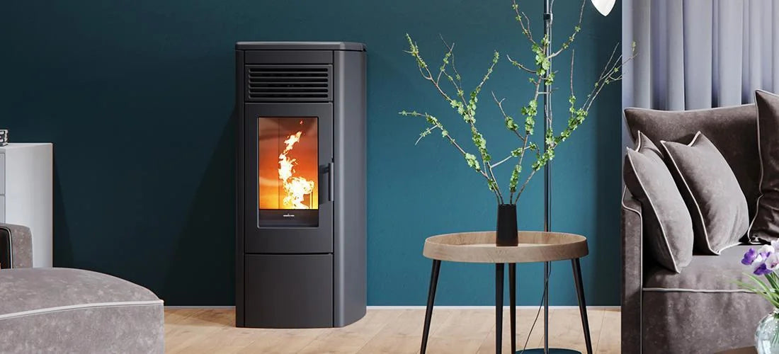 Nordic Fire Viktor 10-12 Airplus in woonkamer met brandend vuur