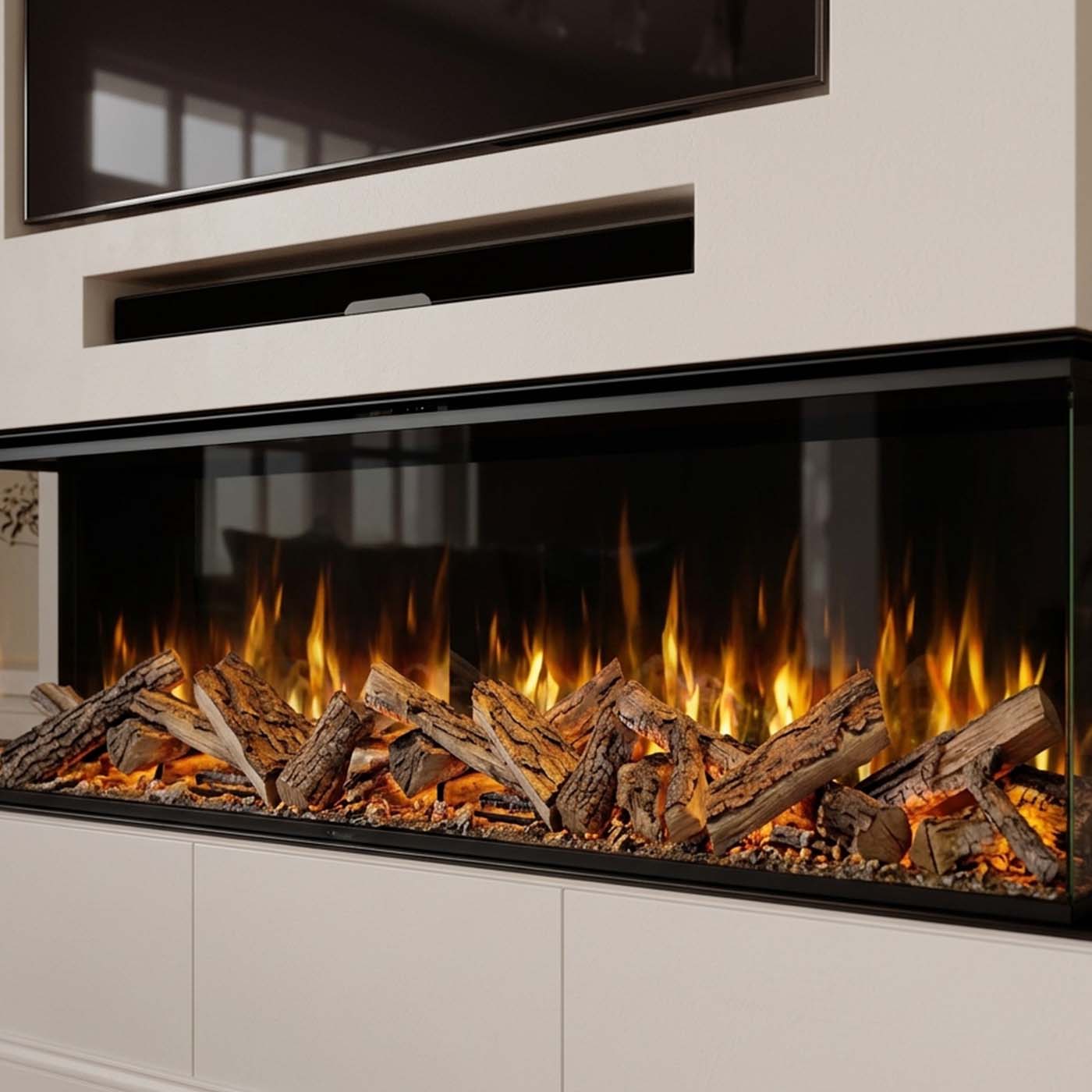 Element4 Volta 210 ingebouwde haard met houtblokken en hoge vlammen in een modern interieur