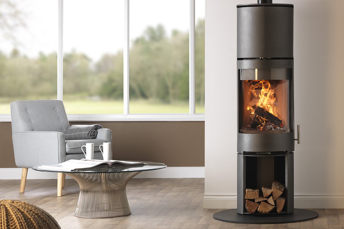 Charlton & Jenrick Purevision vrijstaand rond model hoog open houtvak met brandend vuur