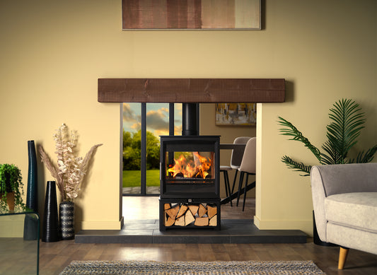 Charlton & Jenrick Fireline Woodtec 8 kW doorkijk haard in woonkamer