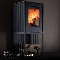 Trimline Fires Woody Loft houtkachel met brandend vuur en open houtvak