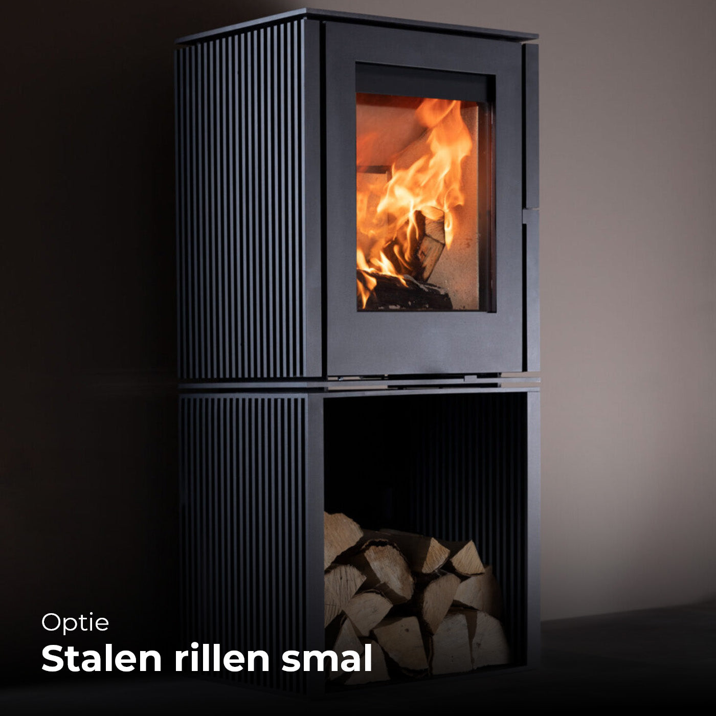 Trimline Fires Woody Loft met stalen smalle ribbels en houtvak, brandend